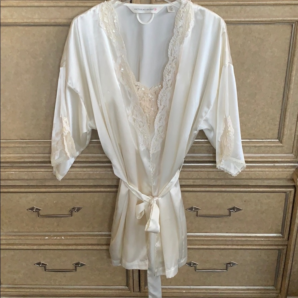 VINTAGE VICTORIA'S SECRET'S WEDDING ROBE - Picture 10 of 11